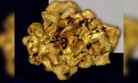 Gold seized at Chennai airport (Daily Thanthi)