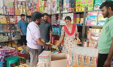A Firecracker shop (Daily Thanthi)