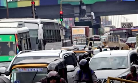 Traffic congestion at GST Road (Thanthi TV)