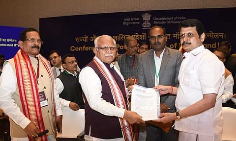 Minister V Senthilbalaji urged the Renewable Energy Corporation (REC) and Power Finance Corporation (PFC) to reduce the loan interest of Tangedco&nbsp;