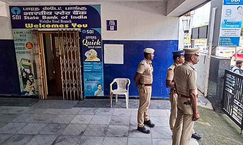 Police inspecting the premises (Hemanathan M)