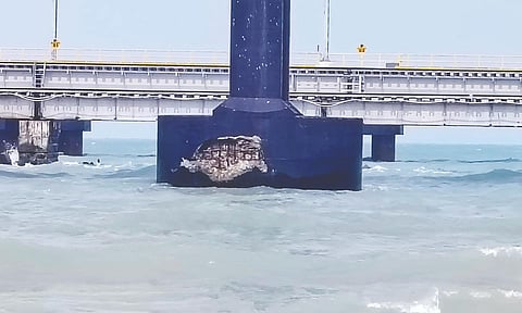 Pamban road bridge pillar found damaged&nbsp;