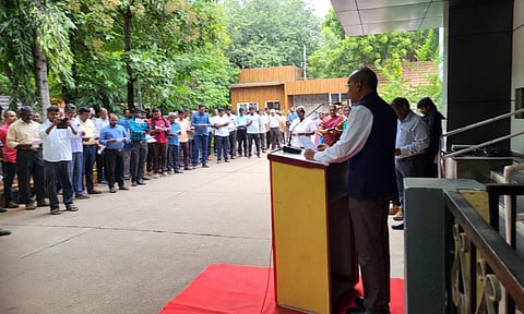 DRM Shri Sharad Srivastava read the Preamble to officers, staff, and RPF personnel, marking the 75th anniversary of the Constitution's adoption (X)