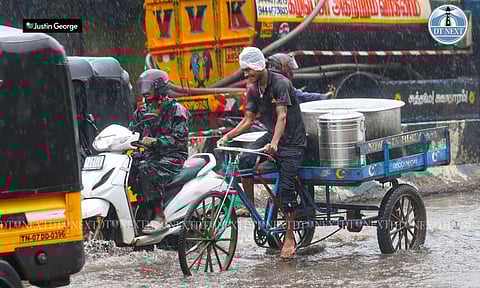 Heavy rain leads to waterlogging in Chennai areas (Justin George)
