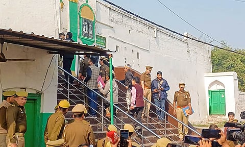 A three-member judicial commission visits the Shahi Jama Masjid