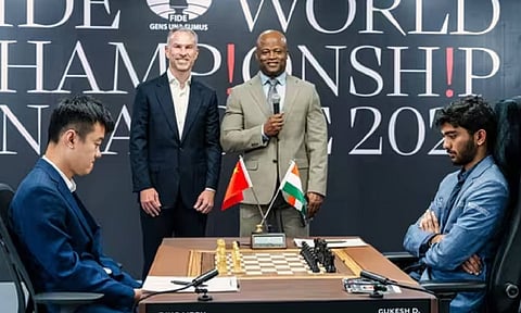 Indian challenger D. Gukesh (right) and Chinese chess grandmaster Ding Liren (left).