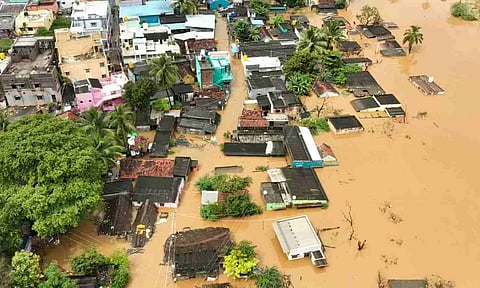 Villages in Krishnagiri and Dharmapuri districts flooded in rainwater (Maalaimalar)