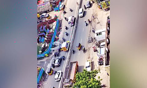 &nbsp;Concrete blocks for drain work on MTH Road irk commuters