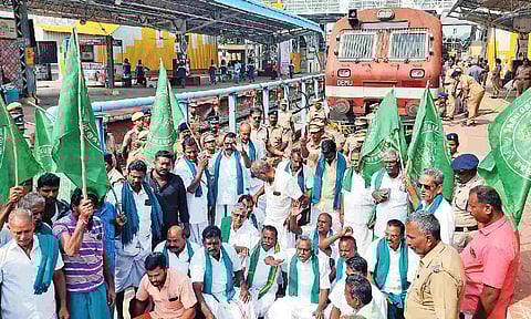 Farmers stage rail roko across TN Delta region, seek profitable pricing of produce