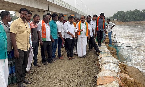 &nbsp;BJP district leader Chithrangathan inspected the Eral ground-level bridge