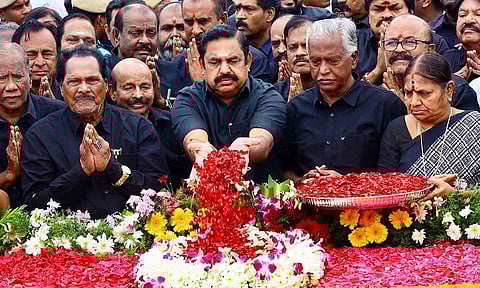 AIADMK general secretary Palaniswami and party leaders paying floral tributes to MGR at his memorial on Marina Beach (Photo: Manivasagan.N)&nbsp;
