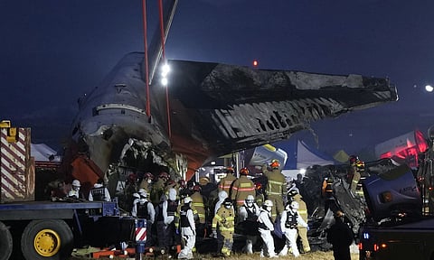 Rescue service at South Korea plane crash (AP)