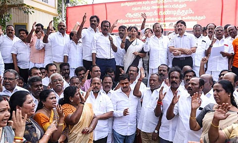 DMK protest against Governor at Saidapet (Photo: Hemanathan)&nbsp;