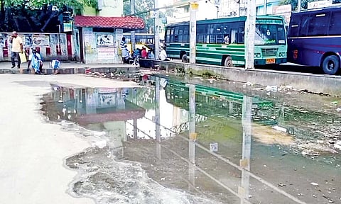 Sewage stagnated on the premises of Anna Bus Terminus in Kancheepuram