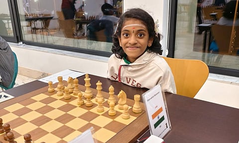 sharvaanica poses at festival de foz tournament pic