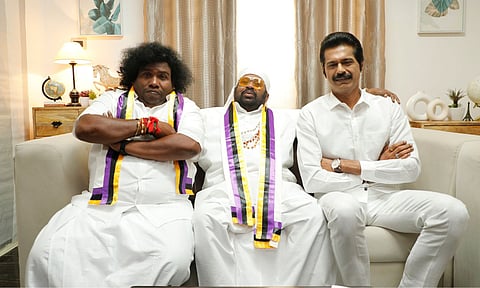 Still of Yogi Babu, Senthil and Subbu Panchu from the film