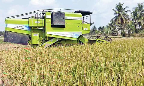 Harvester machine deployed on a field&nbsp;