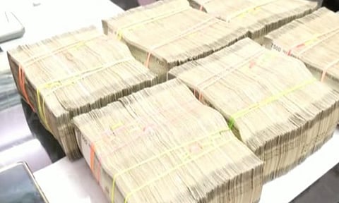 Police seize Rs 1.6 crore hawala money at Villupuram bus stand&nbsp;