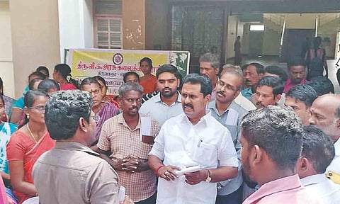 Protesting guest lecturers of Tiruvarur Thiru Vi Ka Government Arts and Science College (file photo)