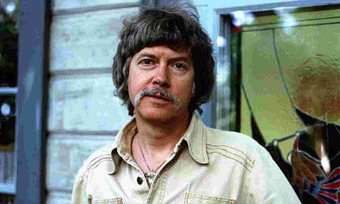 Tom Robbins, literary prankster-philosopher, dies at 92