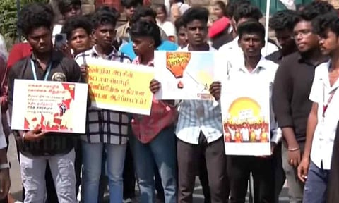 College student protest (Thanthi TV)