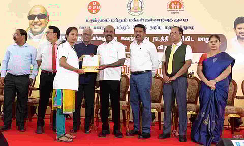 TN Health Minister Ma Subramanian hands over transfer orders to 1,127 doctors
