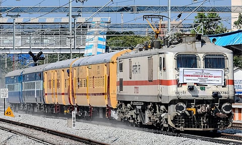 Image of the high-speed trail run conducted by A M Chowdhary, Commissioner of Railway Safety, Southern Circle, Bengaluru on the newly laid broad gauge electrified 4th line between Chennai Beach and Egmore stations&nbsp;