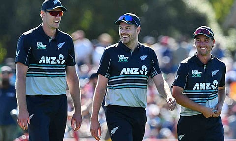 New Zealand’s Kyle Jamieson (l), Jacob Duffy (C) and Zakary Foulkes walk back to the pavilion&nbsp;
