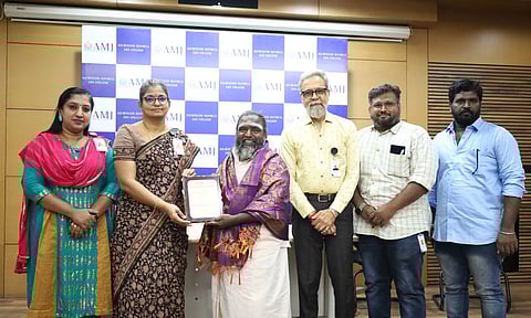 Agurchand Manmull Jain College honouring Velu Aasaan