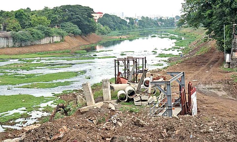 Demolition debris along Adyar river (File photo)