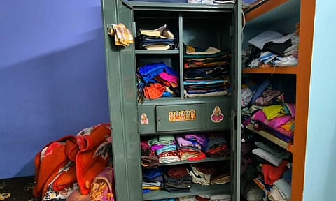 18 sovereign gold and cash from the house of a retired army engineer in Manimangalam