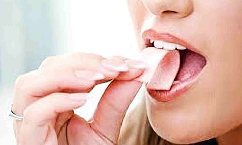 Chewing gum akin to flooding mouth with microplastics