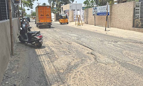 Paruthipattu Road connects Tiruverkadu, Paruthipattu Koladi and MGR Nagar to Avadi Main Road