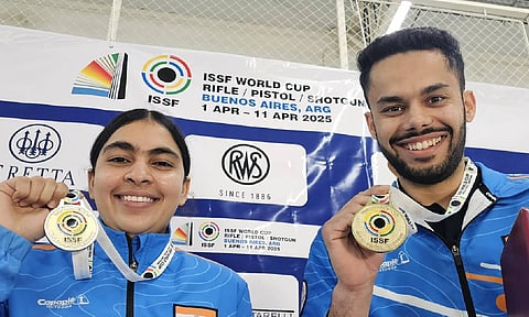 Suruchi Phogat and Vijayveer Sidhu with their gold medals&nbsp;