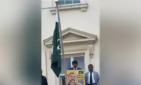 Pakistani diplomatic official making threatening gestures (ANI)