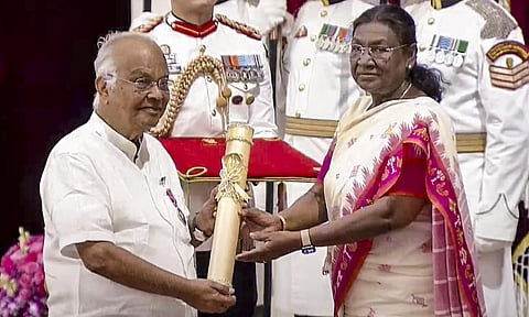 President Droupadi Murmu confers the Padma Shri on Lakshmipathy Ramasubbaiyer, the publisher of leading Tamil daily Dinamalar, during the Civil Investiture Ceremony-I at Rashtrapati Bhavan, in New Delhi (PTI)&nbsp;