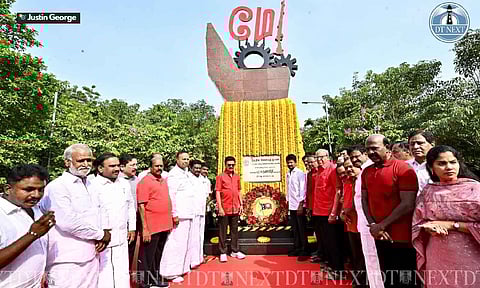 CM Stalin lays a wreath at a memorial in the May Day Park on Thursday (Photo: Justin George)&nbsp;
