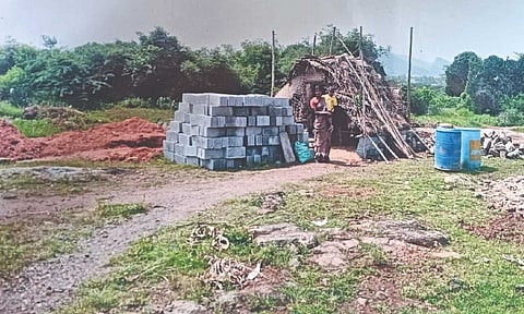 A hut built on the land in Namakkal