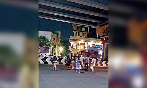 People cross the GST road in a risky manner&nbsp;
