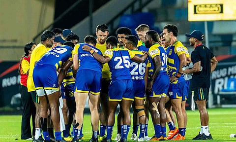 &nbsp;Chennai Bulls team gather around before a match
