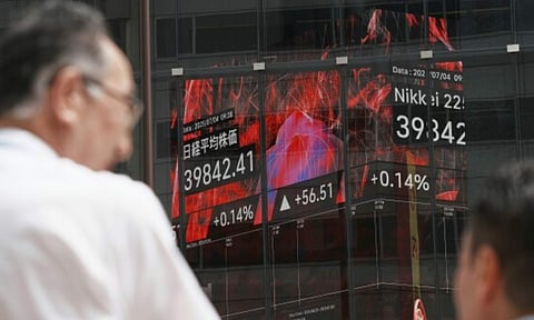 World shares mostly down as Trump's tariff deadline looms (AP)&nbsp;