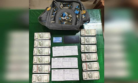 Two held for depositing Rs 2 lakh in counterfeit notes&nbsp;