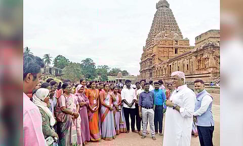 Union Minister for Tourism Gajendra Singh Shekhawat interacting with tourists and public at the Big Temple on Saturday