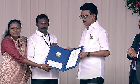 Avadi Corpn Commissioner R Saranya and Mayor Udhayakumar receiving the award from CM Stalin on Friday&nbsp;