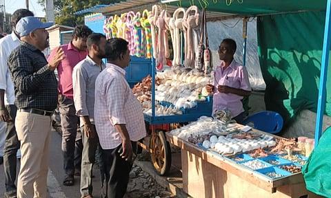 Kanniyakumari collector orders clearance of illegal footpath encroachments (Image: Daily Thanthi)&nbsp;&nbsp;