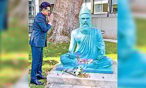 CM Stalin pays tribute at Tiruvalluvar statue in London&nbsp;