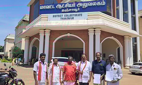 Kumbakonam vendors at Thanjavur Collectorate on Monday