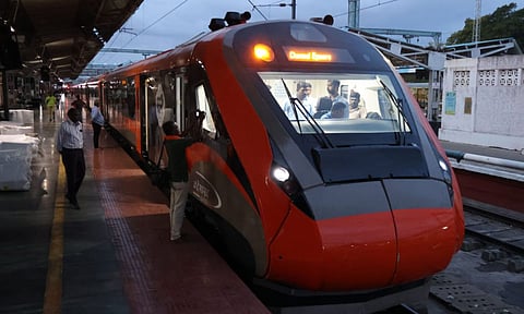 Tirunelveli -Chennai Vande Bharat Express runs with 20 coaches from today