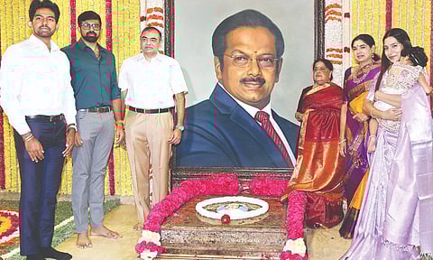 On the 90th birth anniversary of the late Dr B Sivanthi Aditanar, his son S Balasubramanian Adityan, Chairman, Daily Thanthi Group of publications, and his grandsons Sivanthi Adityan and Aadhavan Adityan, directors of the Group, and family members
Malathi Sivanthi Adityan, Anitha Kumaran and Samyuktha Adityan, paid floral tributes at his memorial in Poes Garden on Wednesday
