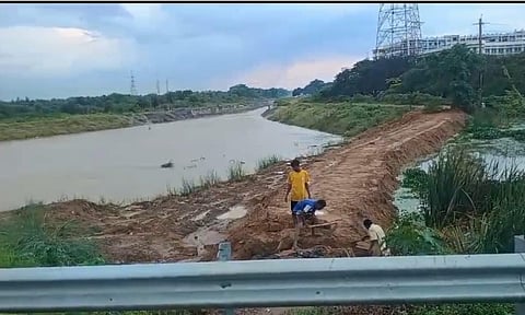 Miscreants breach Krishna canal near Sripedumbudur, risking contamination